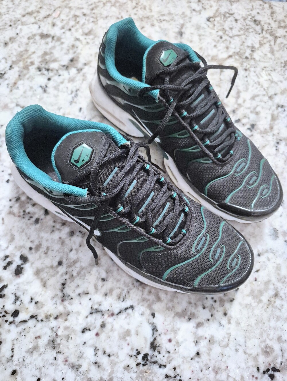 Nike Air Max Plus Men's Black and Teal Athletic Shoes - Picture 2 of 5